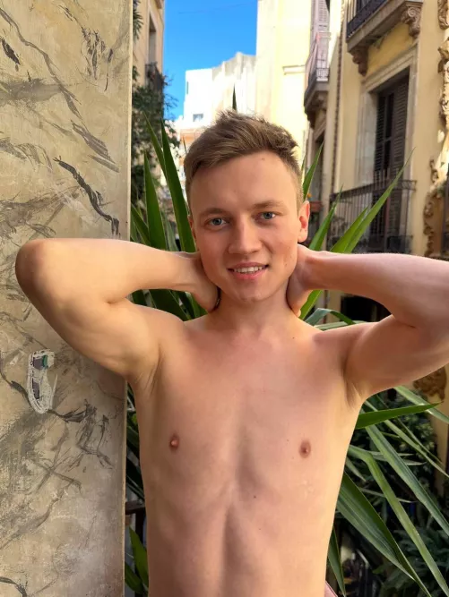 What do you like - licking or sniffing? 😉