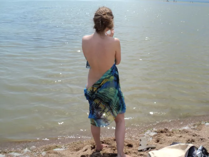 When the wind blows I cover my body with a light cloth