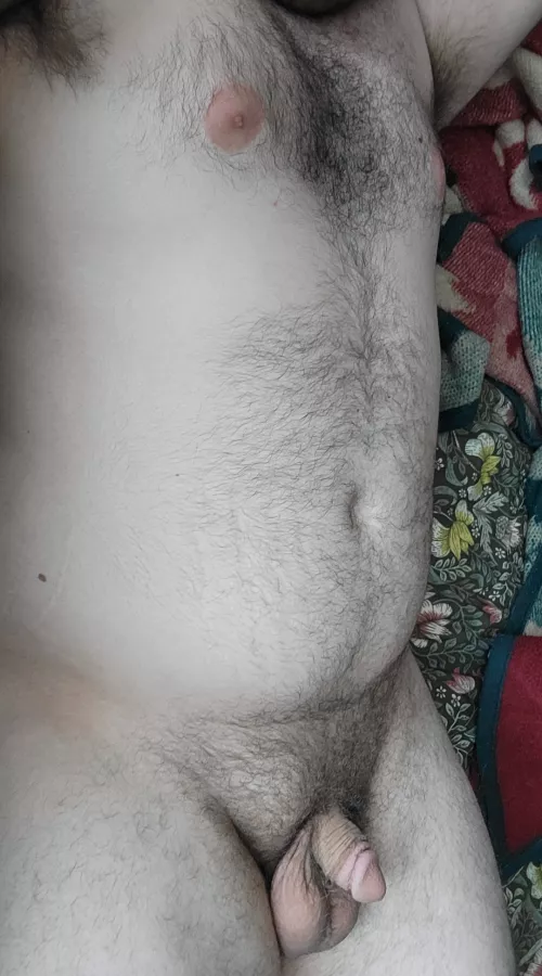 Who wants to cuddle up next to me 😈