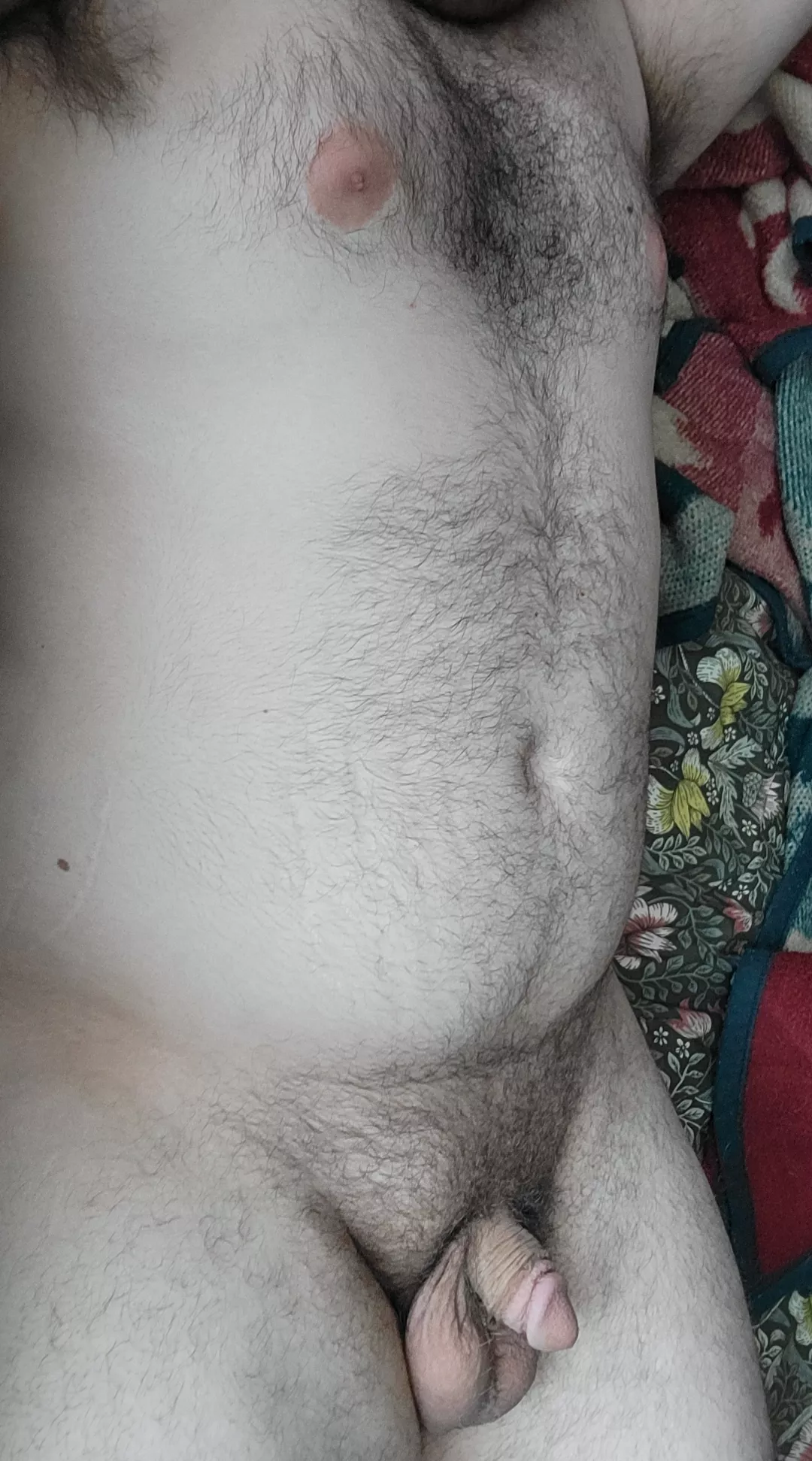 Who wants to cuddle up next to me 😈