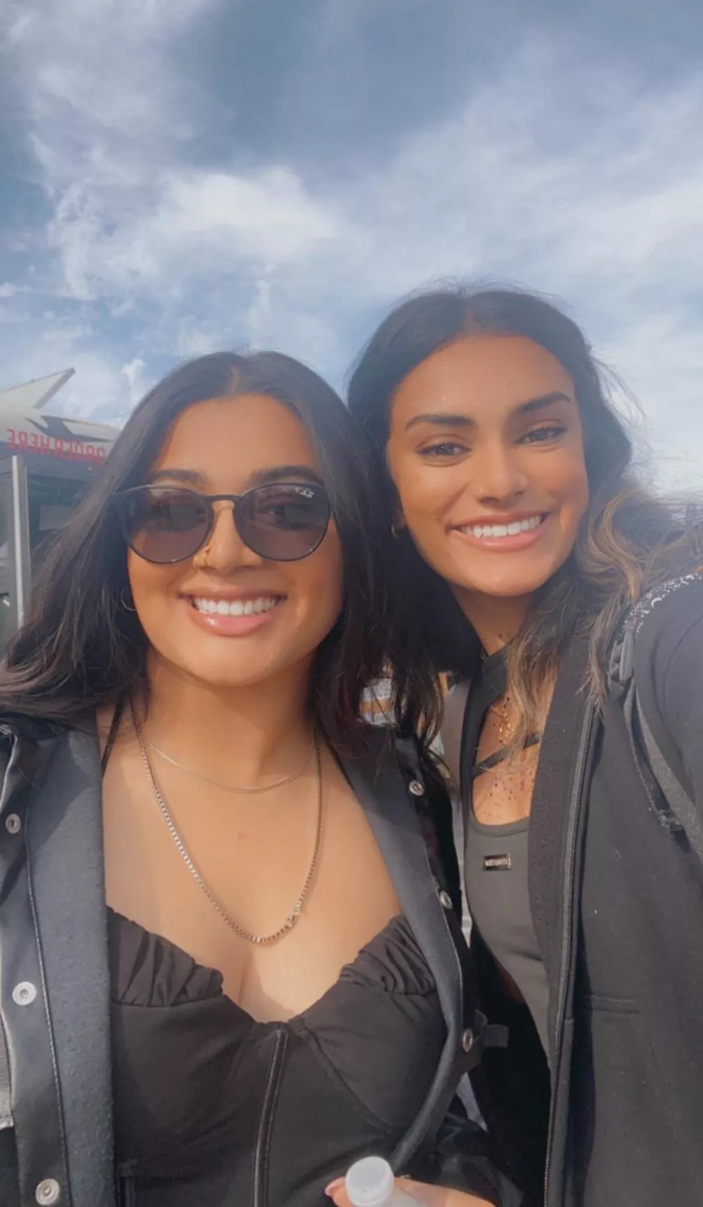 Who would give you a better bj?[2]