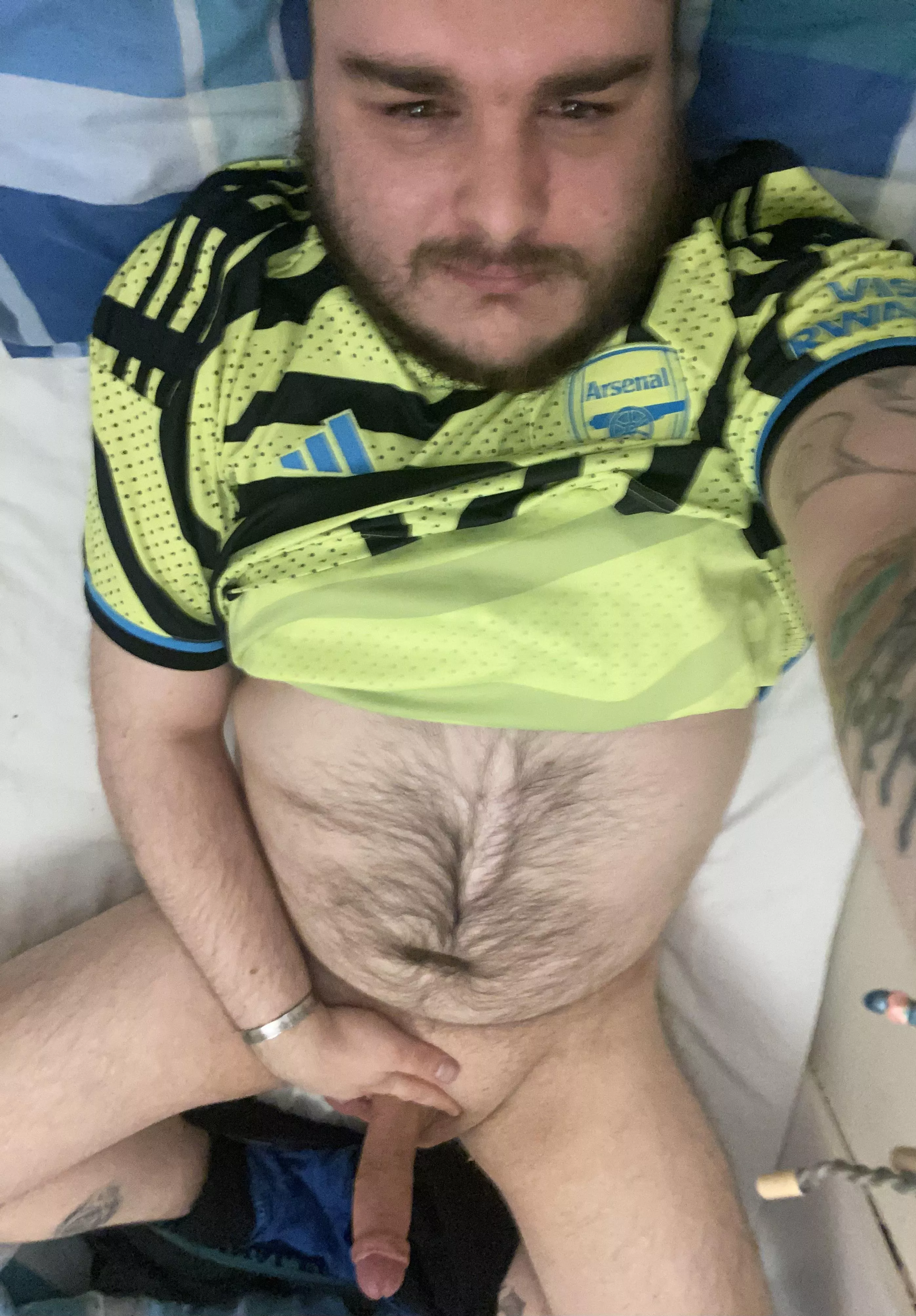 Who would like to have some naked fun with a thicc hairy guy?