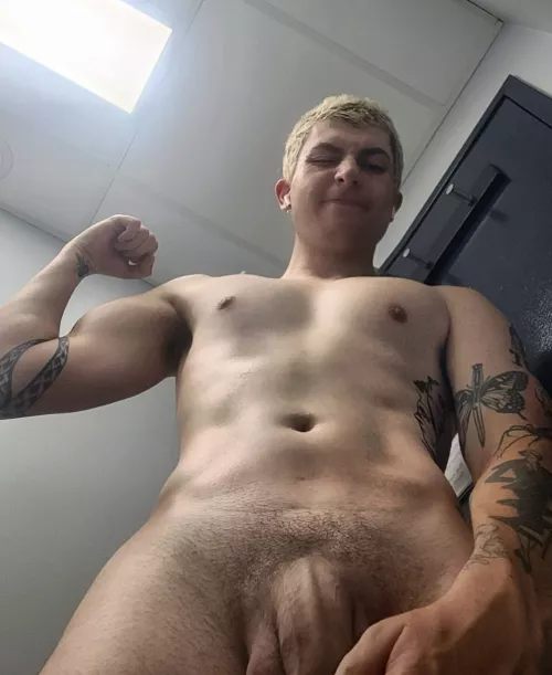 Your pov in the gym shower 💦