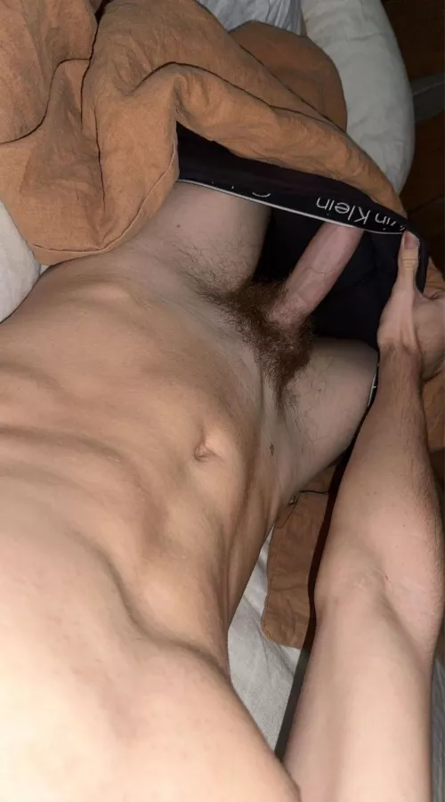 18 bros hmu with a pic