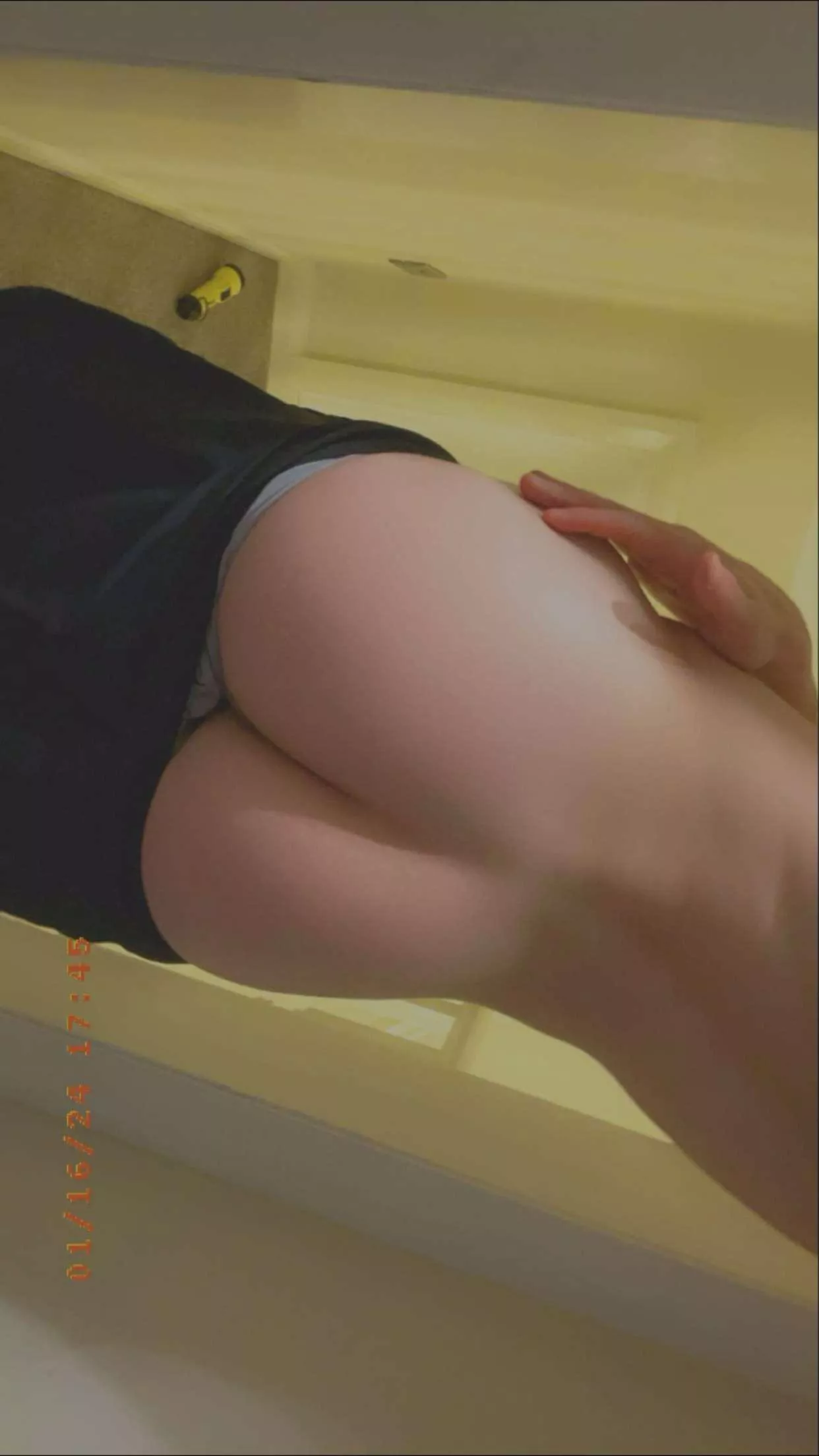 18m Femboy love big dicks