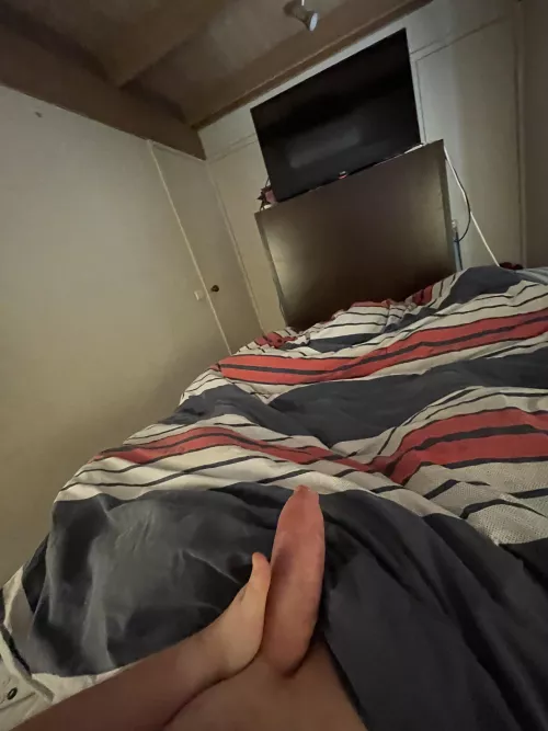 21 bi and very horny 