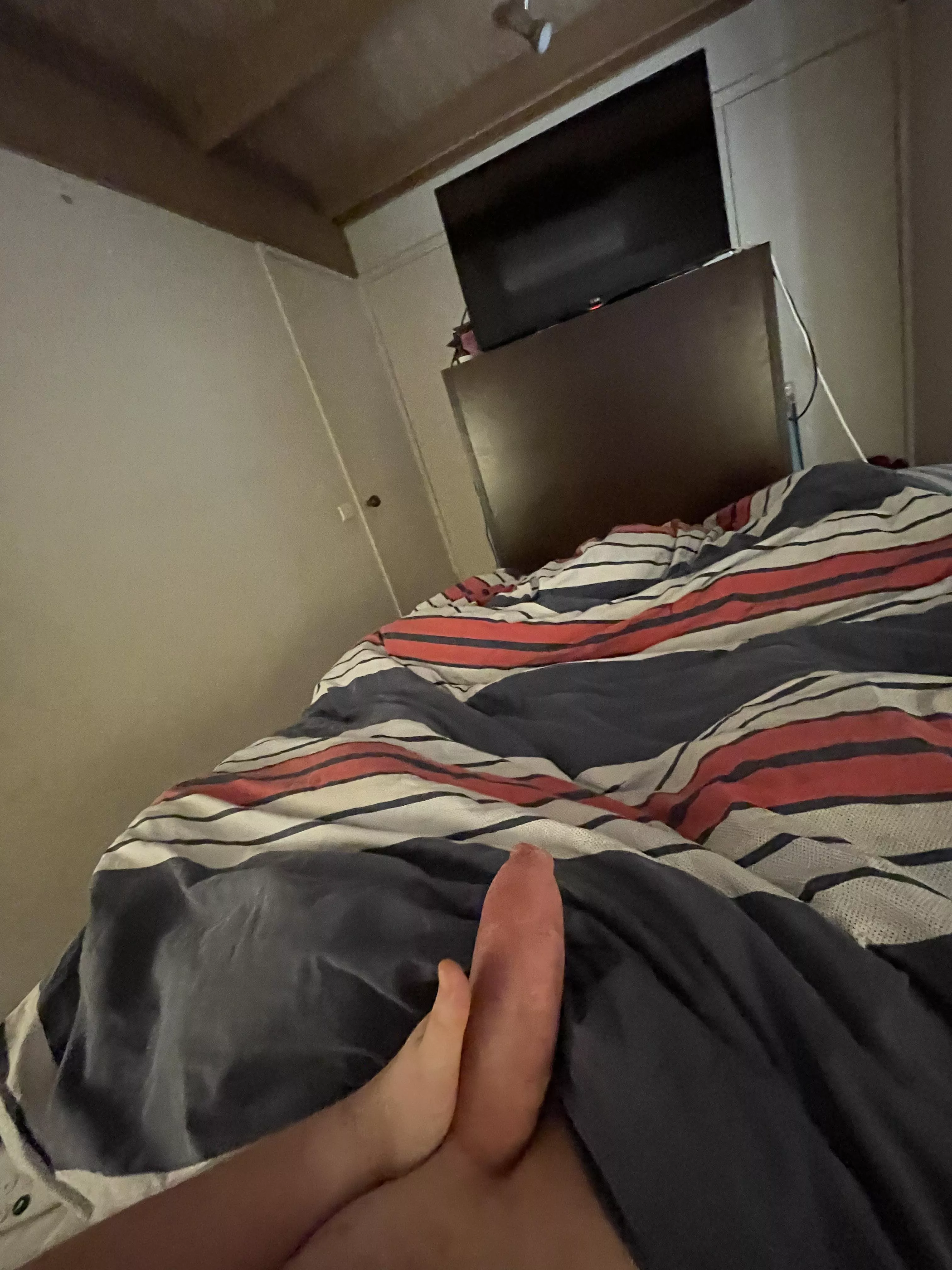 21 bi and very horny 