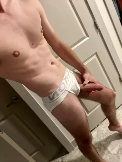 21 college twink looking for similar for horny fun