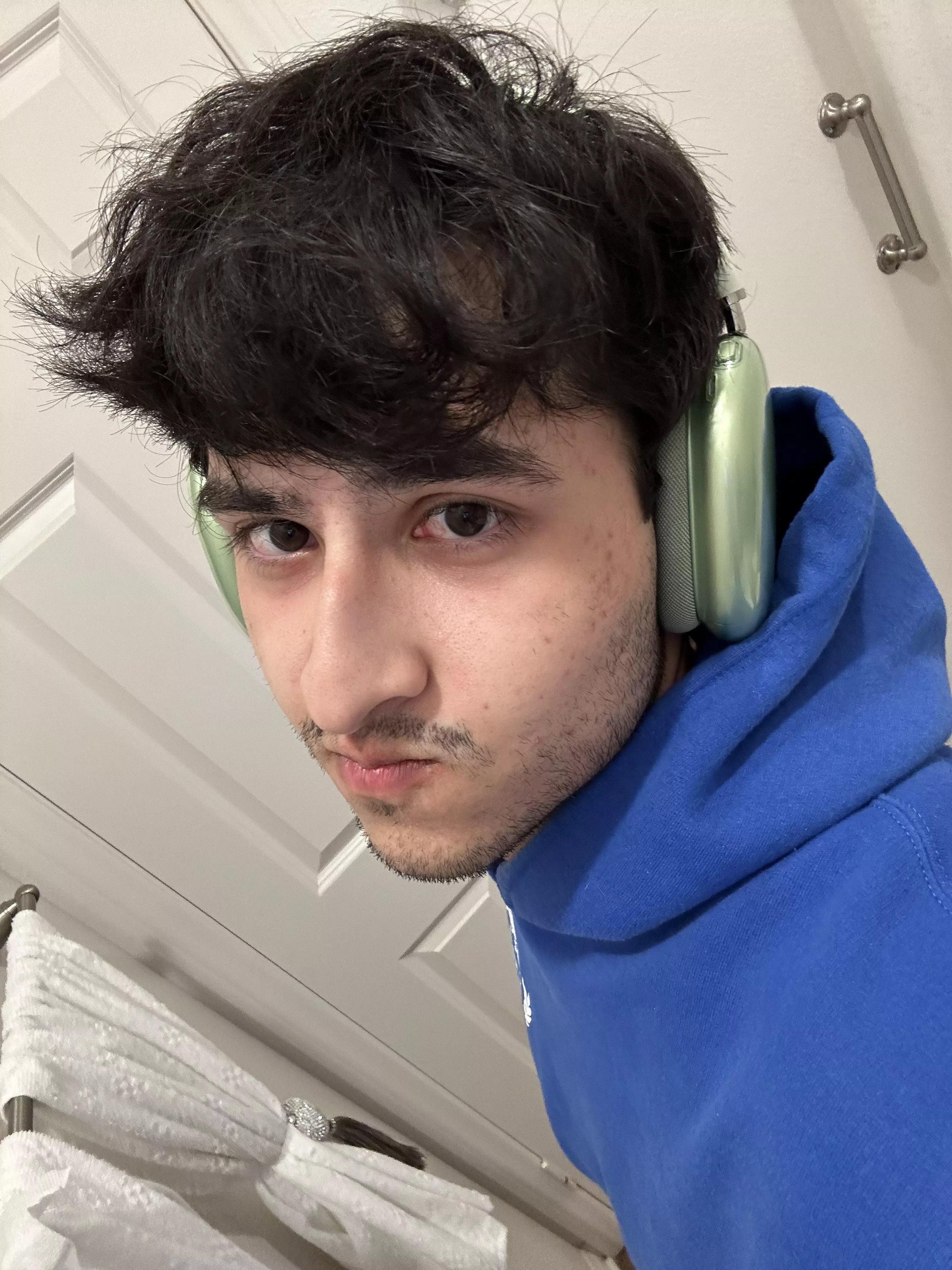 [21] Looking to make some friends, hit me up!