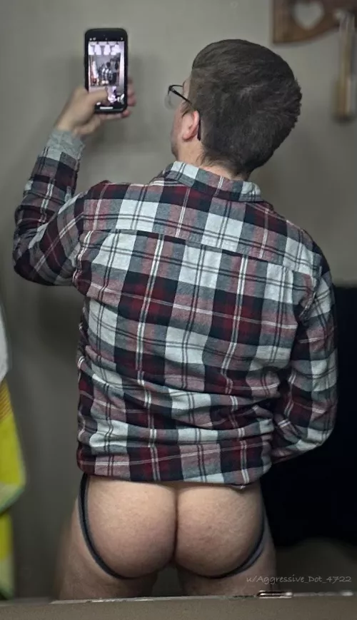 (21) perfectly framed hairy cub ass