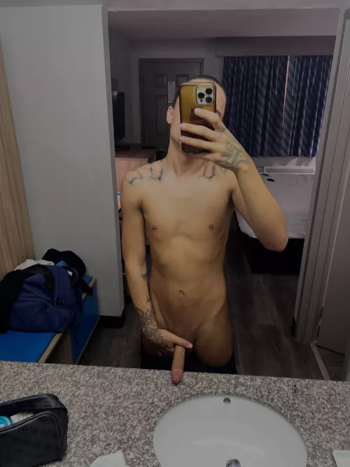 21m hotel horny
