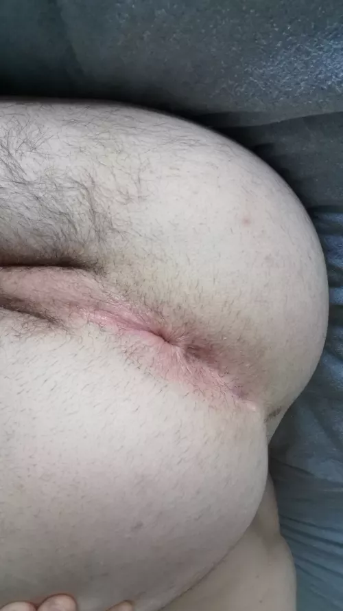 25 french anal slut here to be gaped by a mean alpha