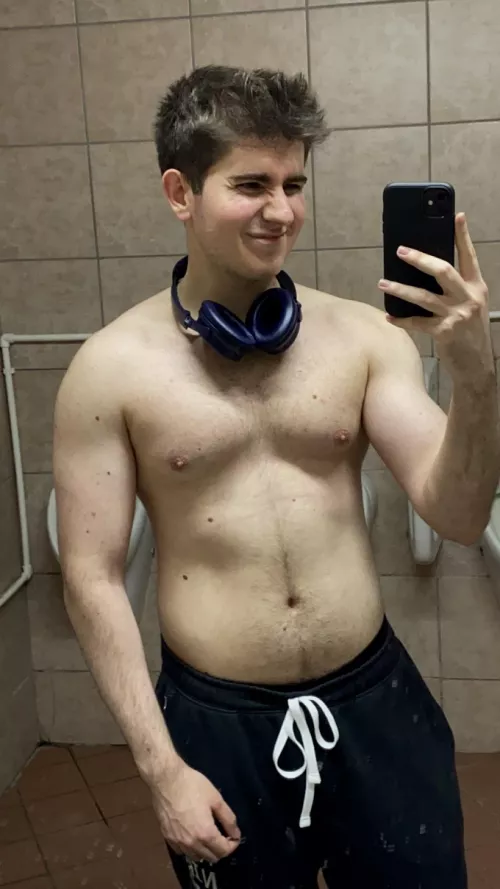 6’4 guy who can’t decide on bulking. Any advice ?