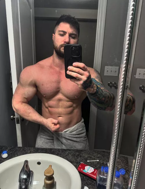 Abs are starting to make an appearance