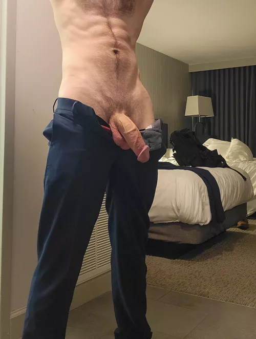 Anyone in DC need a big cut cock?