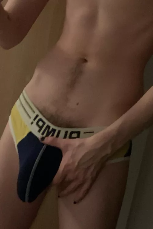 Anyone like young guys in briefs? 