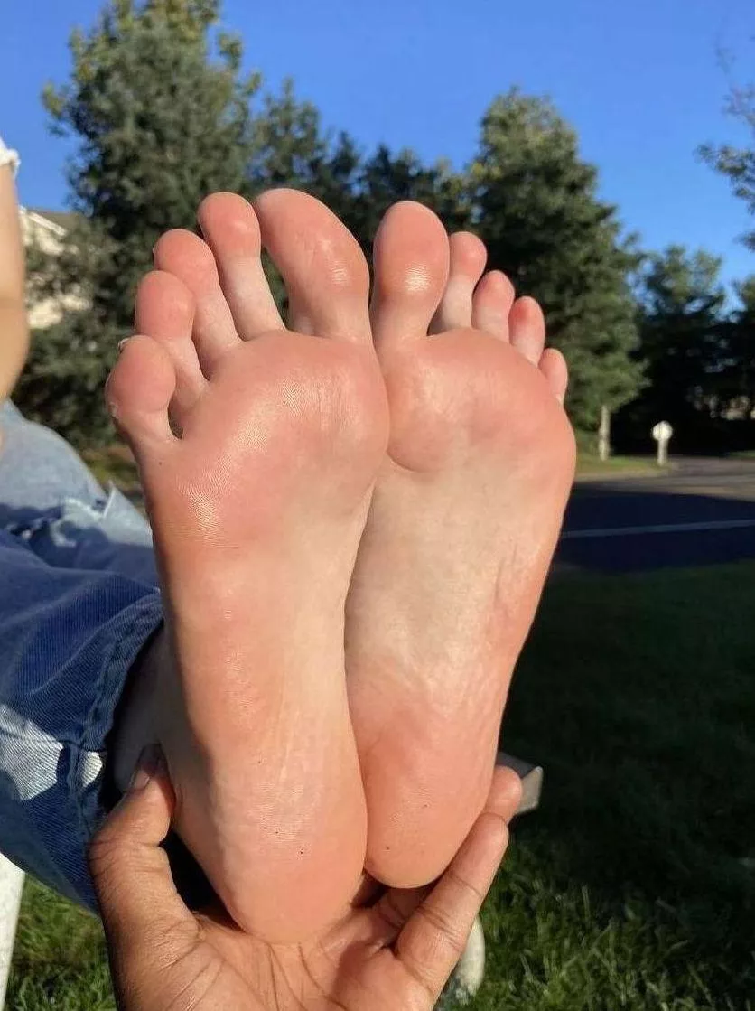 Come and taste these feet before I step on you!