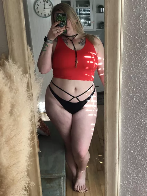 Come pull on my strings 😈