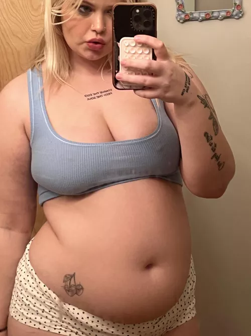 Do you like women with jiggly bellies?
