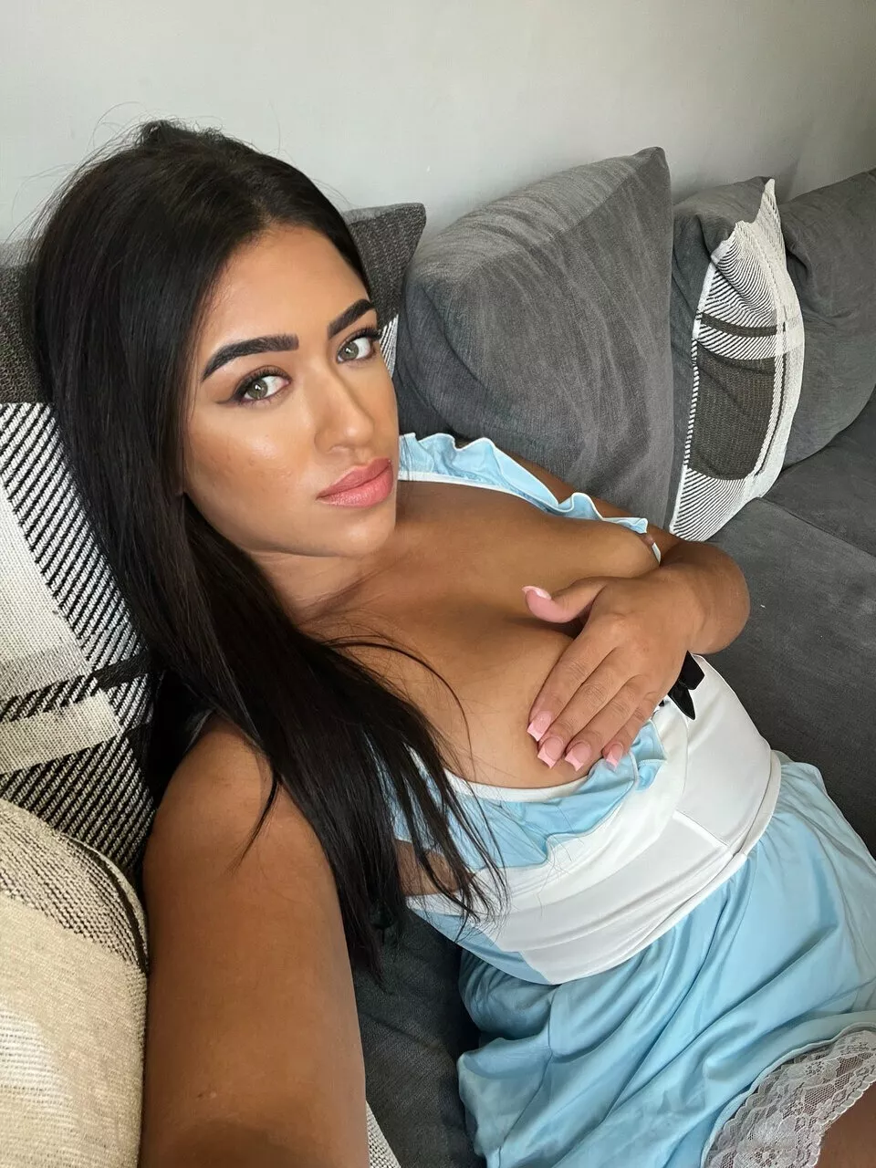 ex said i'm ugly, is this true? :(