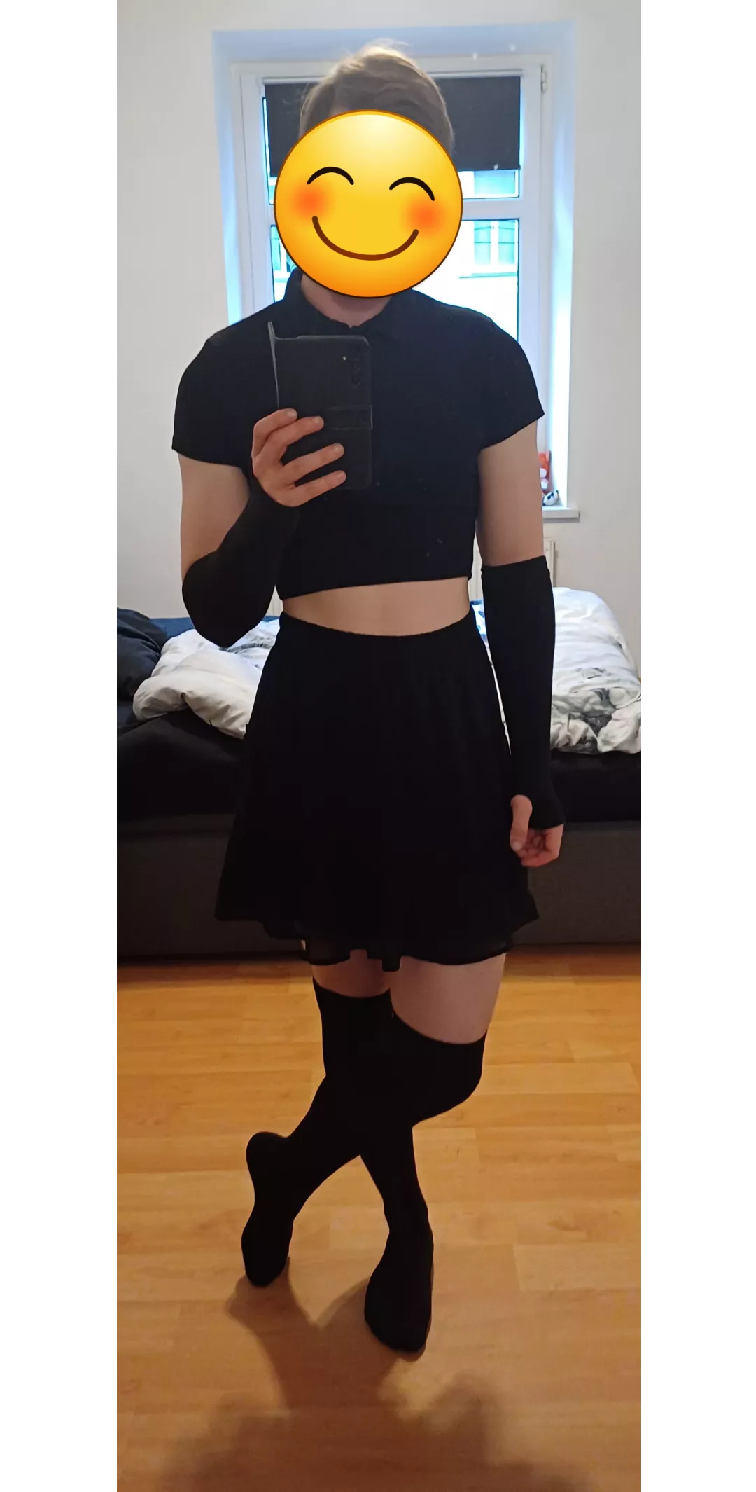 First time I post something like that. Does the Outfit fit me? 