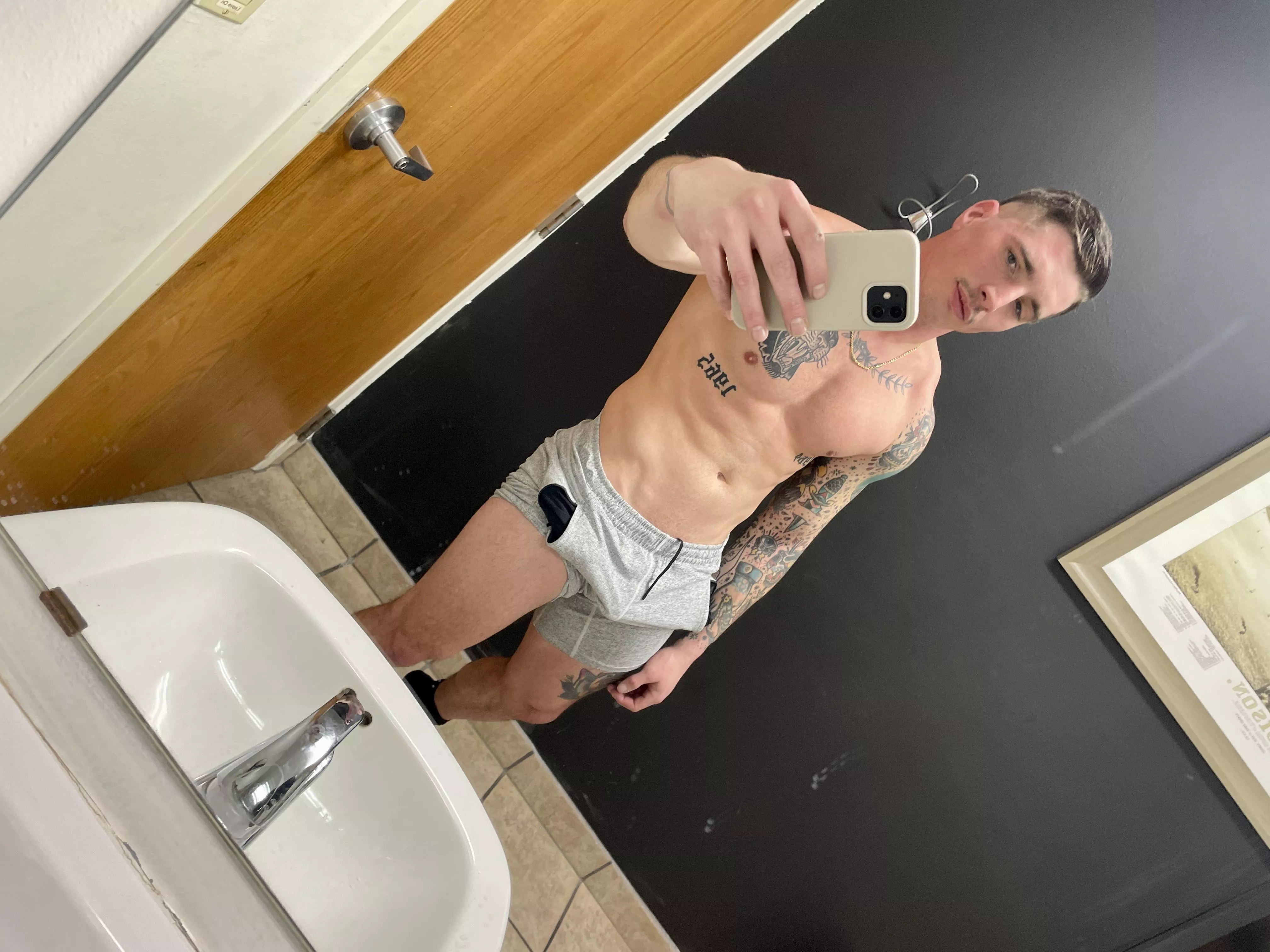 Give me your attention 😌