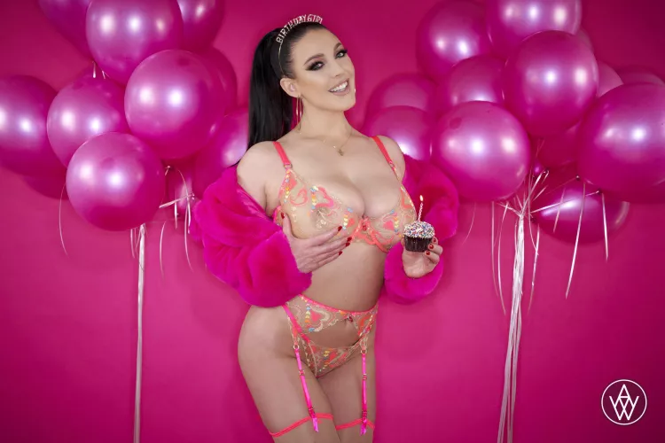 Gonna have to wank for the birthday girl❤️who’s joining me?