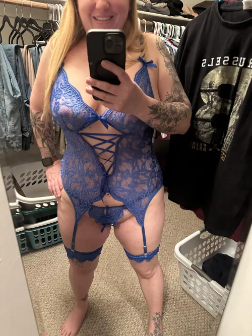 Good morning! Trying on my new lingerie 
