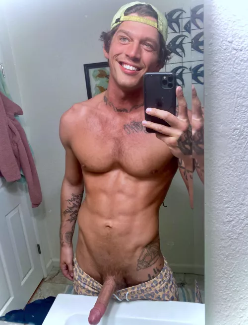 Had a bad day 🙃but I’m wearing my lucky cheetah shorts so it okay 🐆 🫠