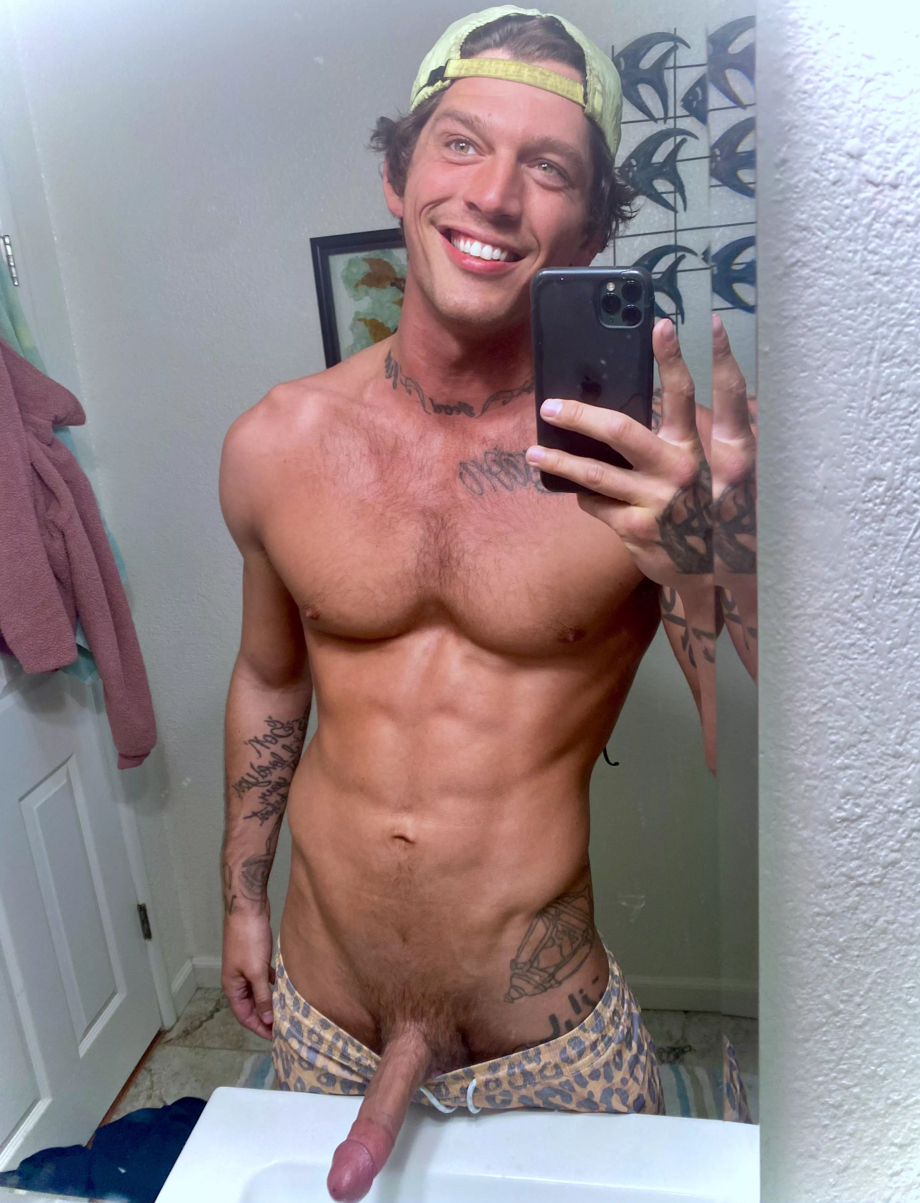 Had a bad day 🙃but I’m wearing my lucky cheetah shorts so it okay 🐆 🫠