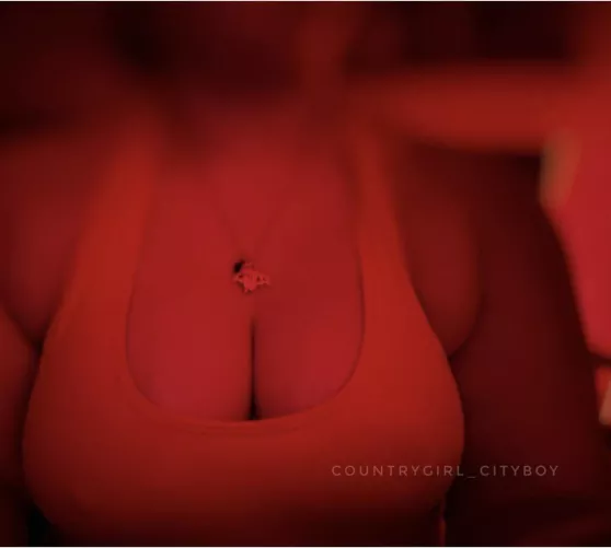 🍒💣 hey my eyes are up here…