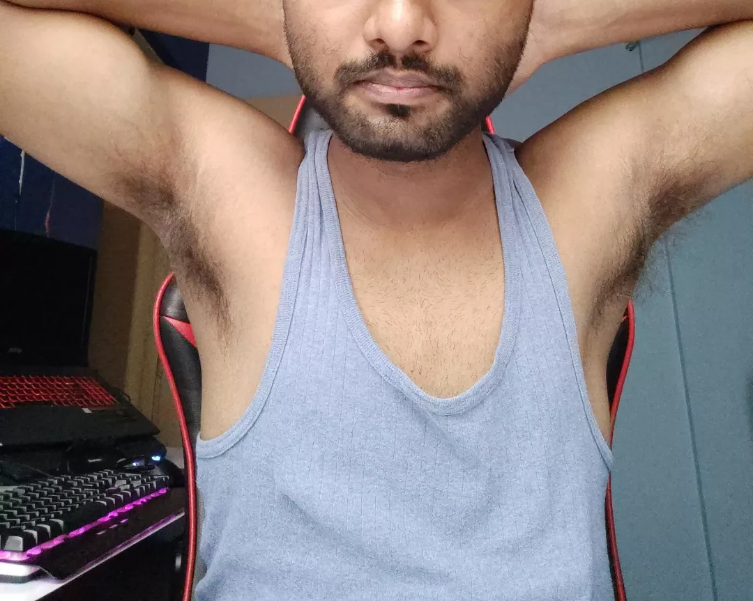 I am in love with my hairy armpits 
