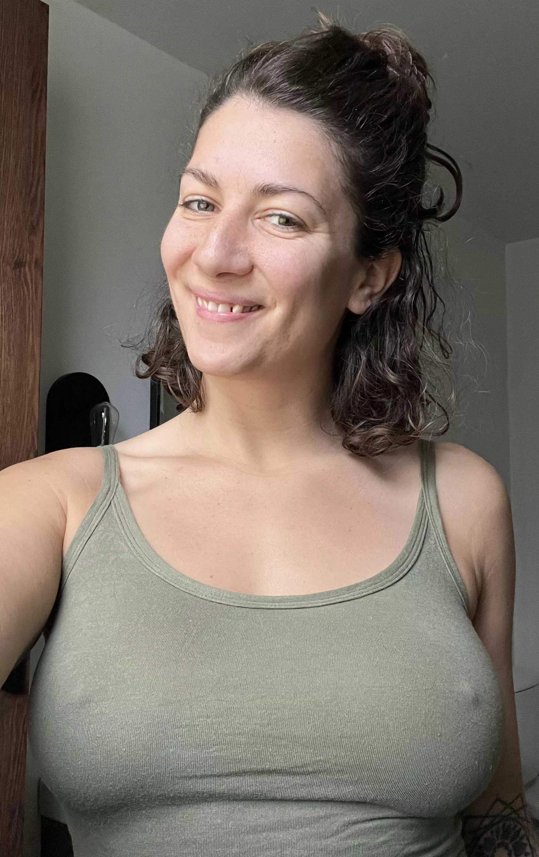 I hope your day is sweet 😘 [f]