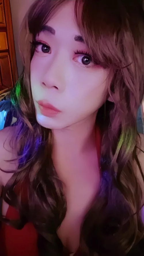 I just wish you can stare at me 🤭