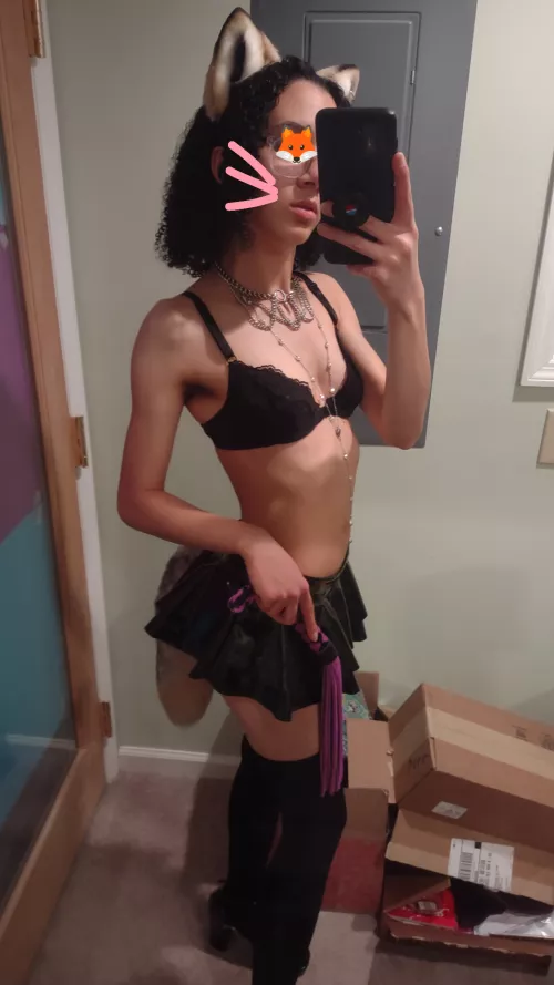 I know I'm not a cat girl but... Fox girl is close enough right? ^^