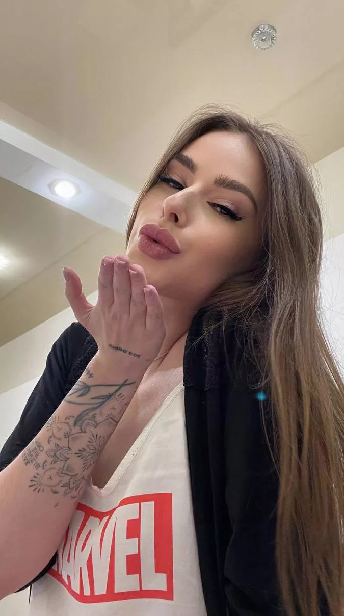 I know you like it when I touch myself with these hands