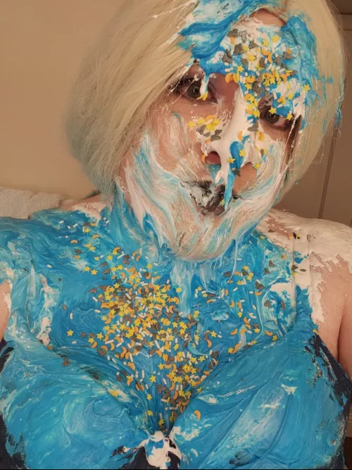 I made you a cake!! But it might need some more frosting.. 🤔😋