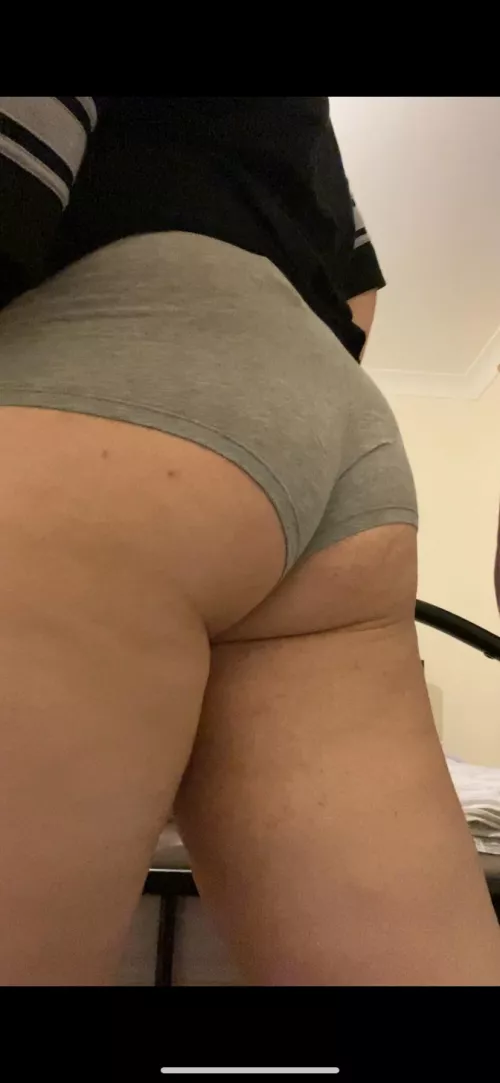 I need attention from a real man so bad right now! 