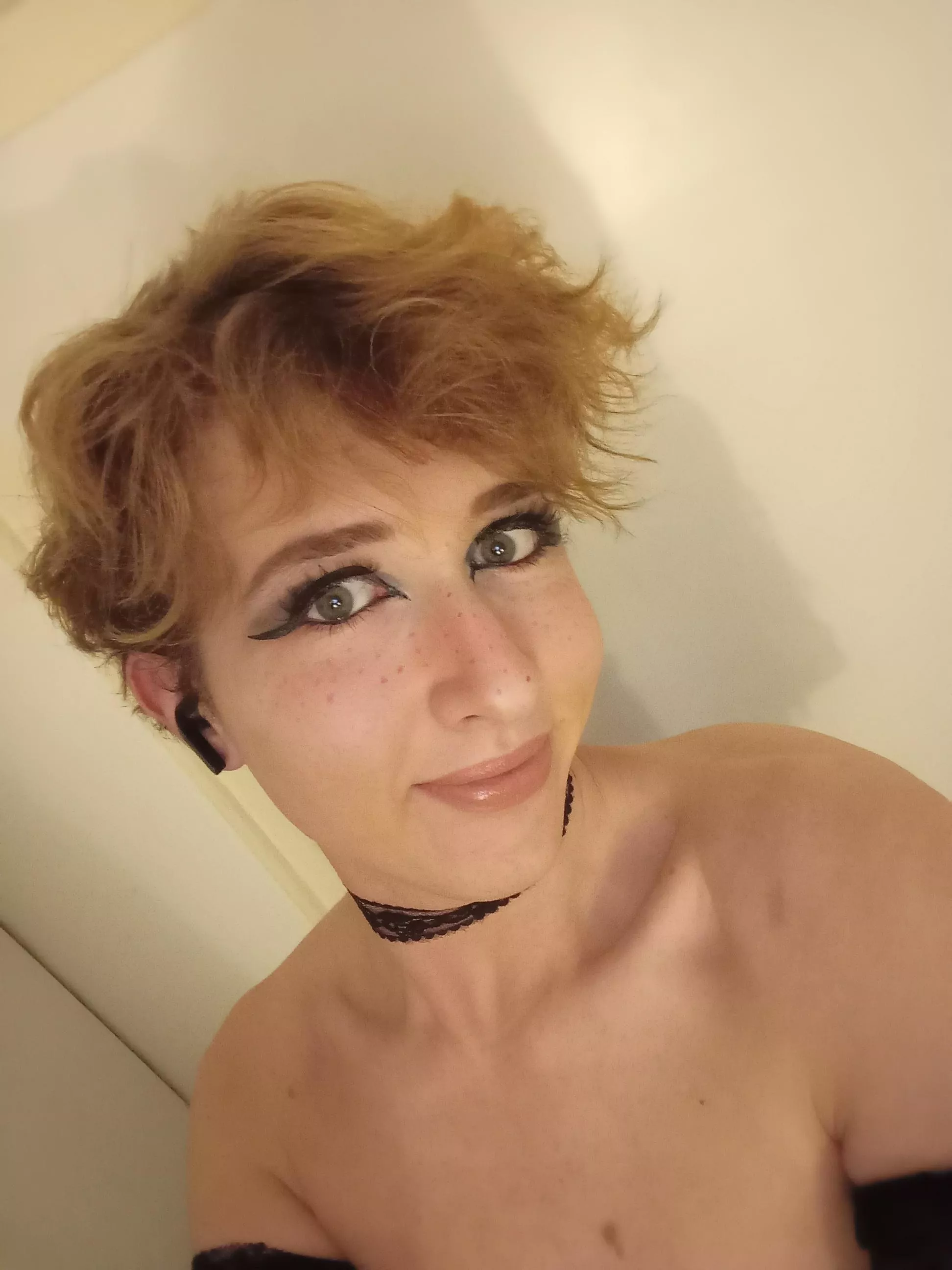 I tried a more natural makeup look, I think it looks cute.