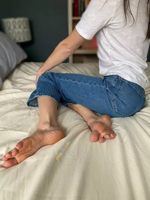Is there a better combination than blue jeans and bare feet?