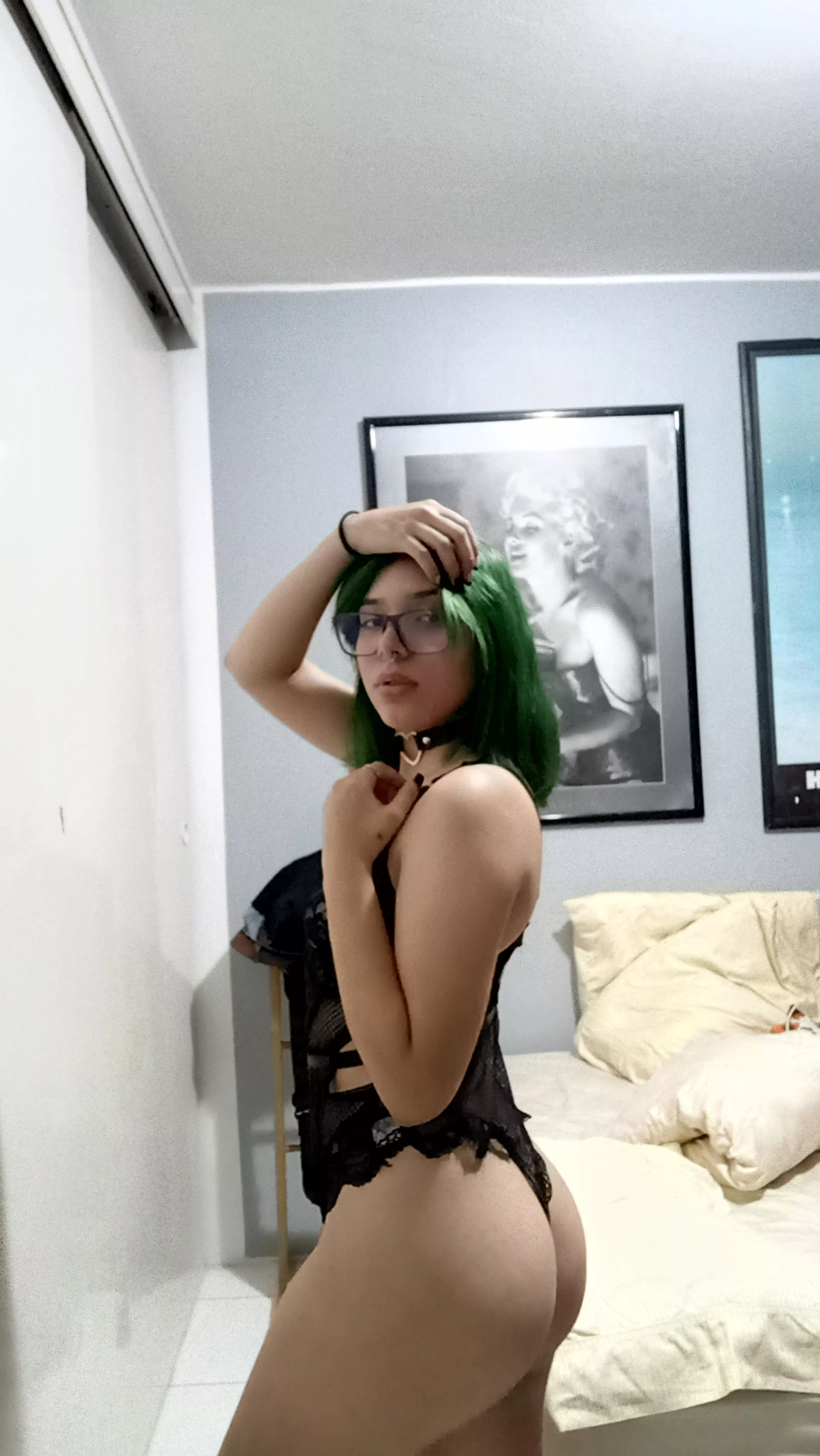 Let me show you my curvy body