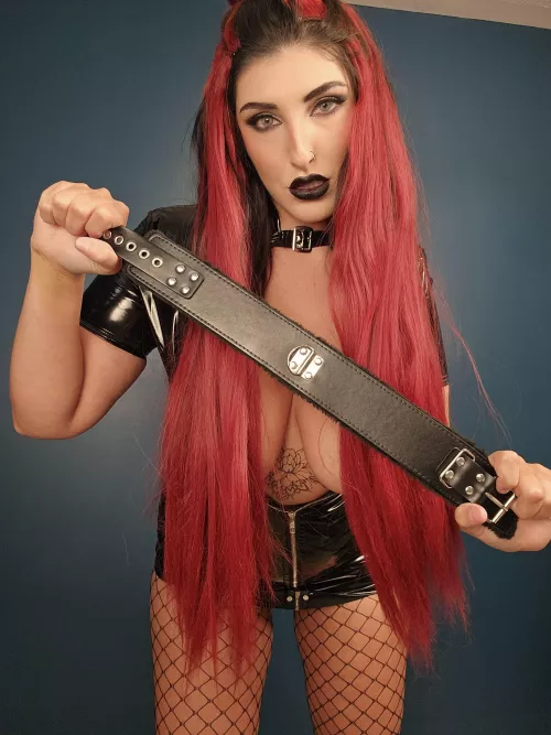 Looking for a single daddy to play with me