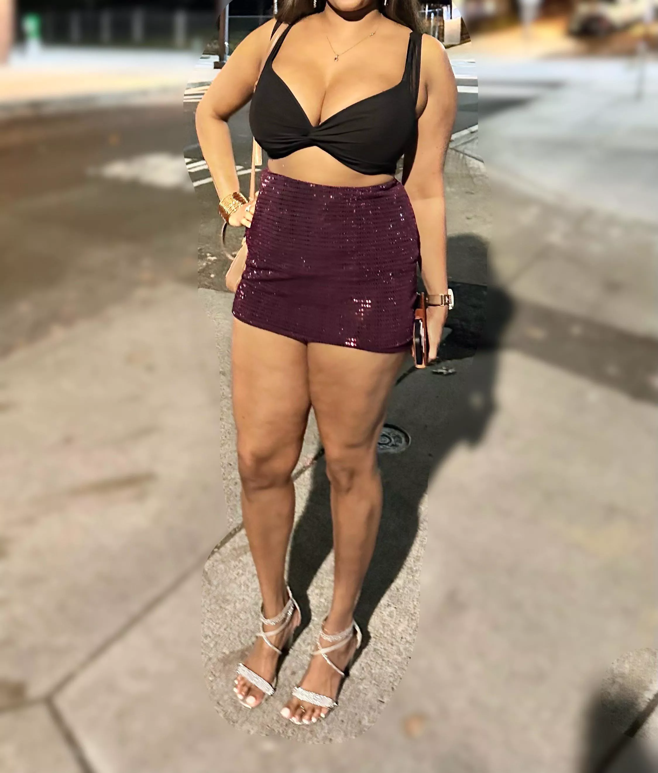 Love this black top [F]