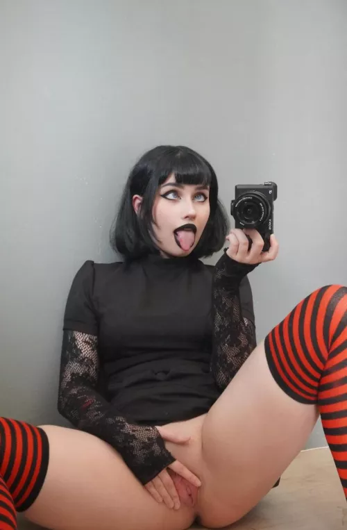 Mavis [hotel transylvania] (Layla)