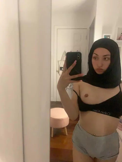 Men who love lebanese girls, deserve everything