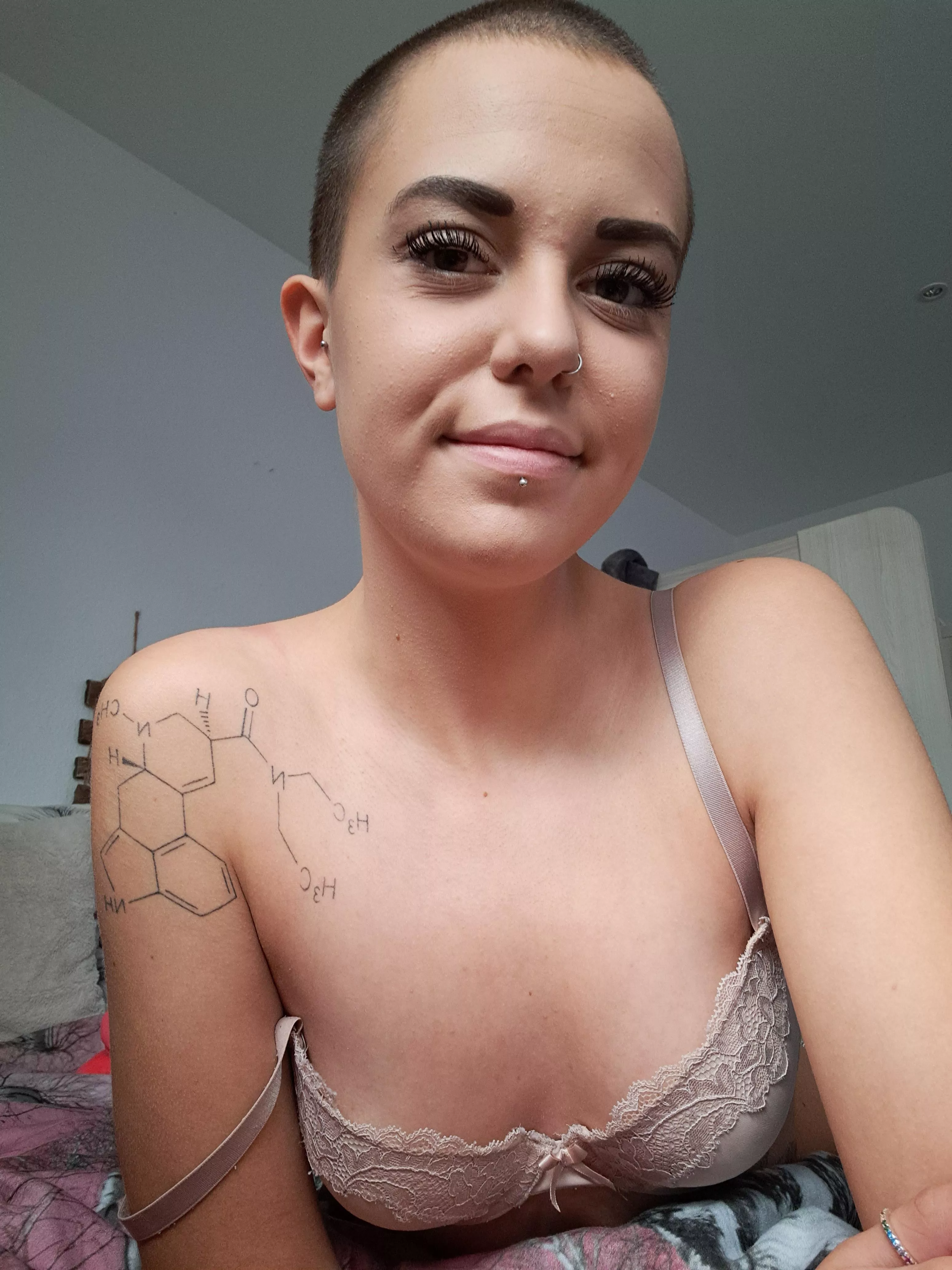 Morning say hi to my lil tits