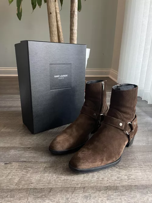 Need help identifying these boots.