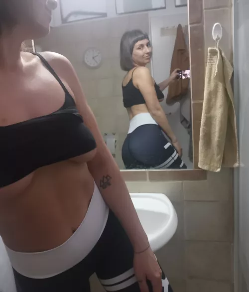 New yoga pants and underboob ;) 