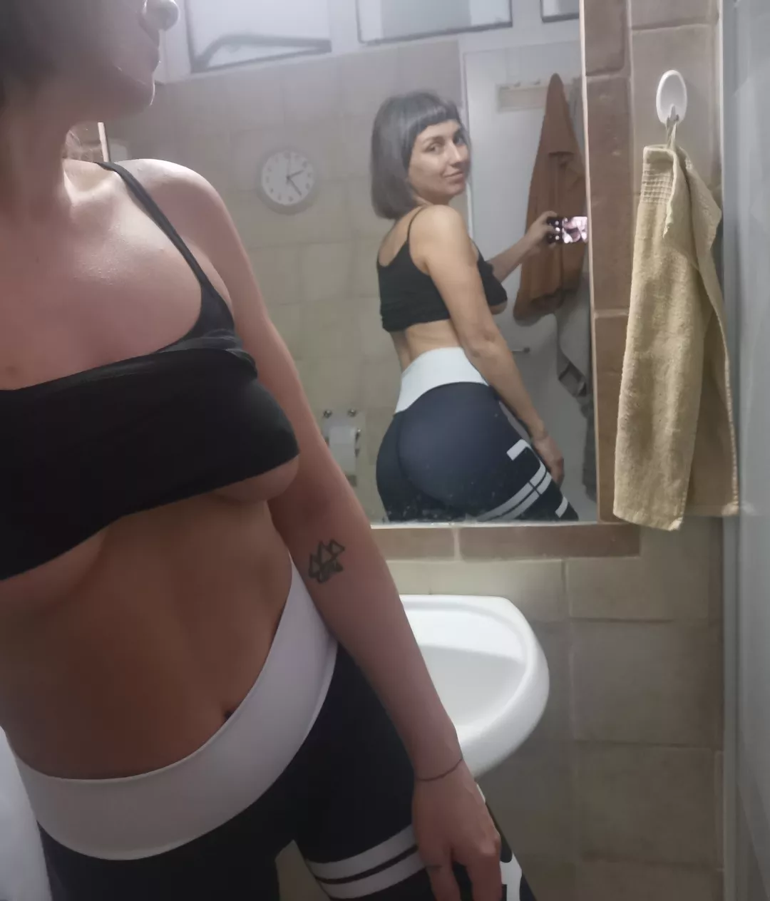 New yoga pants and underboob ;) 