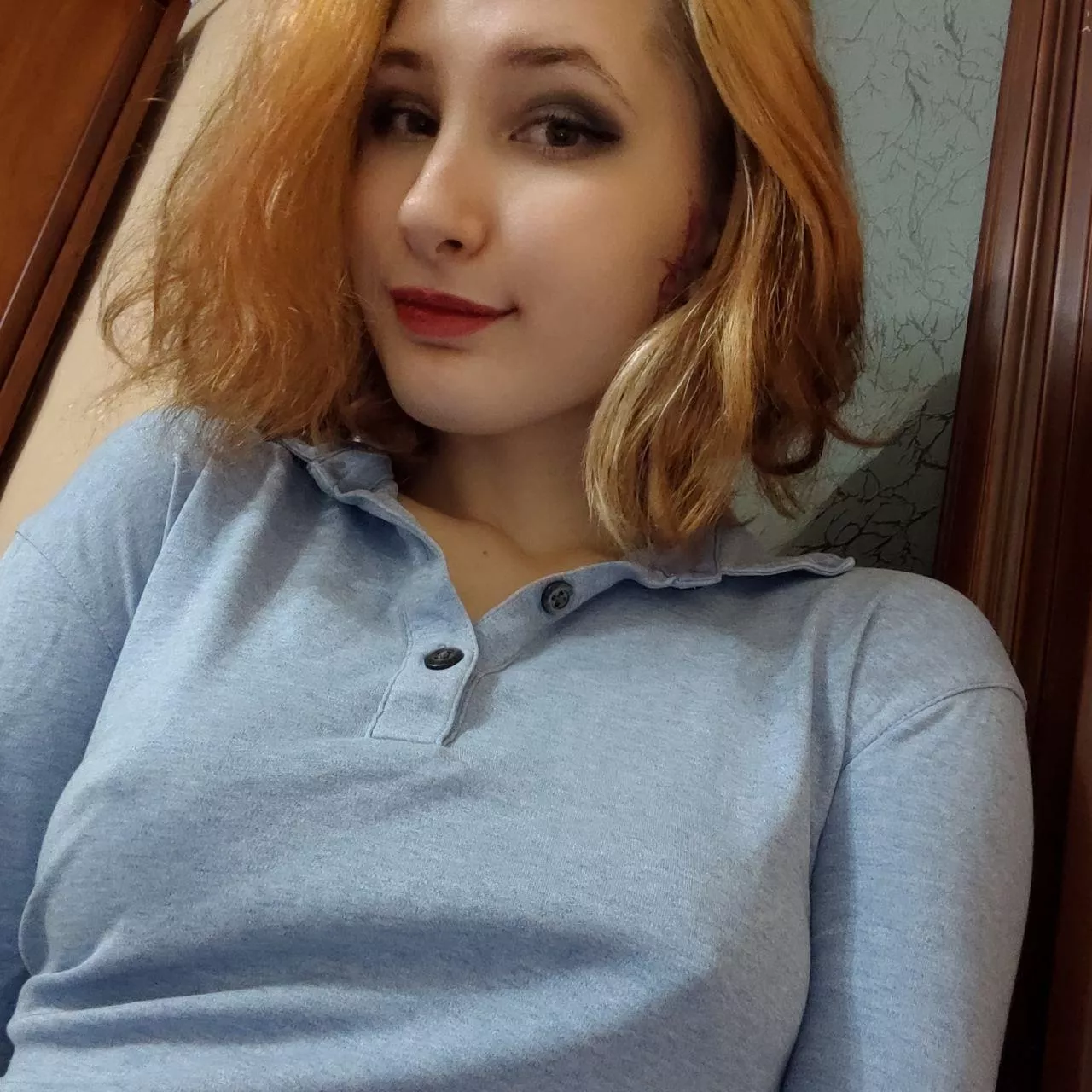 No need to wear bra at home 🥰